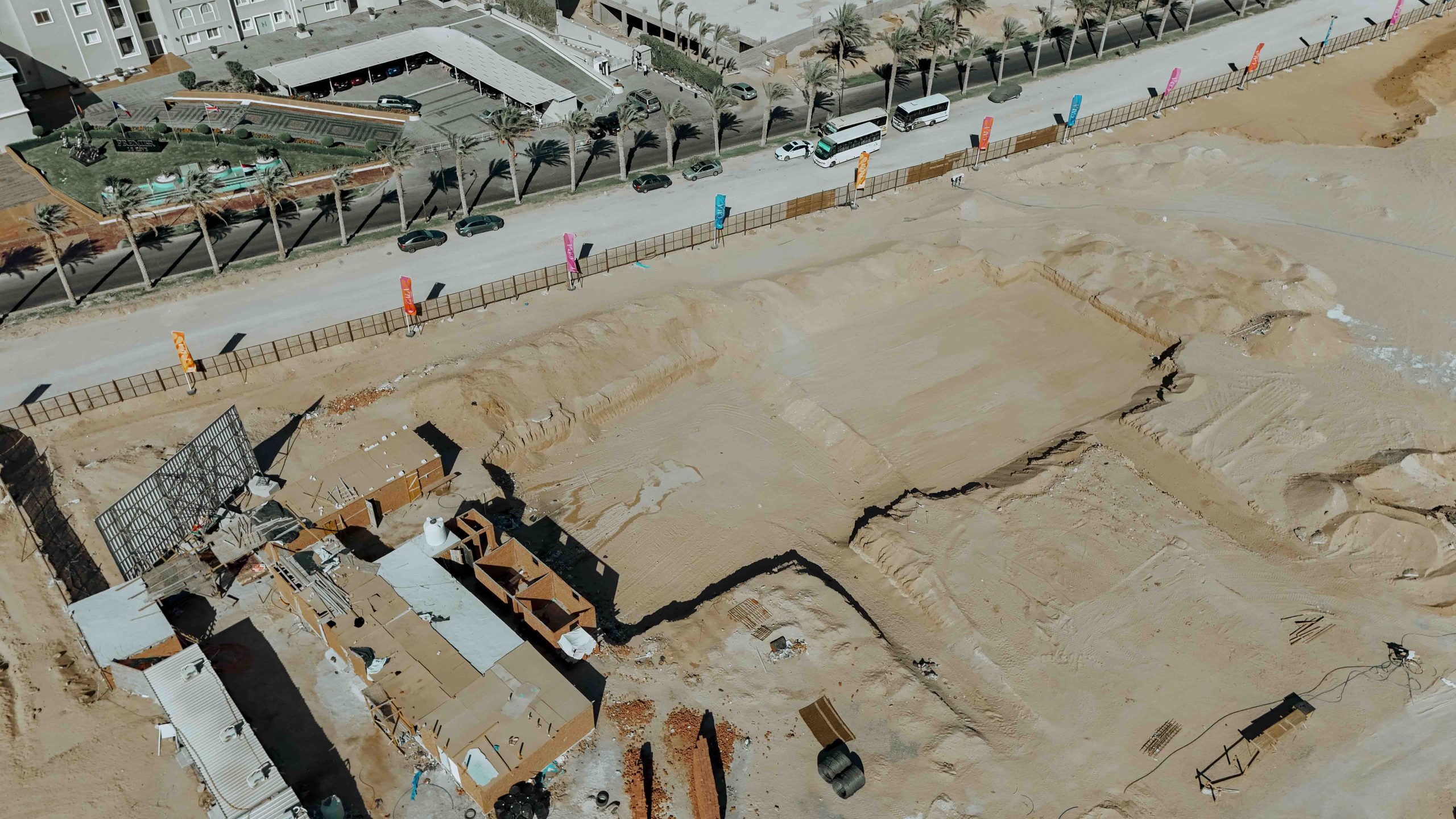 Cala construction frontage and the neighbouring resort across the road in Sahl Hasheesh
