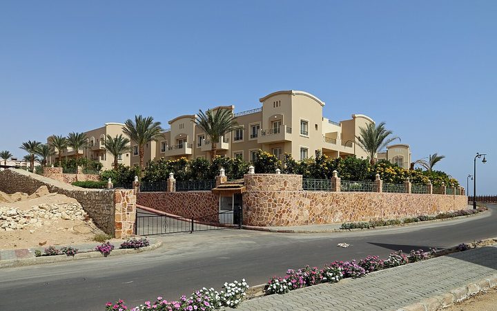 Residential architecture and landscaped street in Sahl Hasheesh